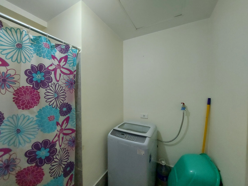 Fully-furnished Studio Condo Unit at Amaia Steps Sucat