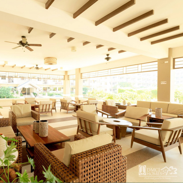 Arista Place 2BR Furnished w/ parking near Airport Entertainment City, Parañaque