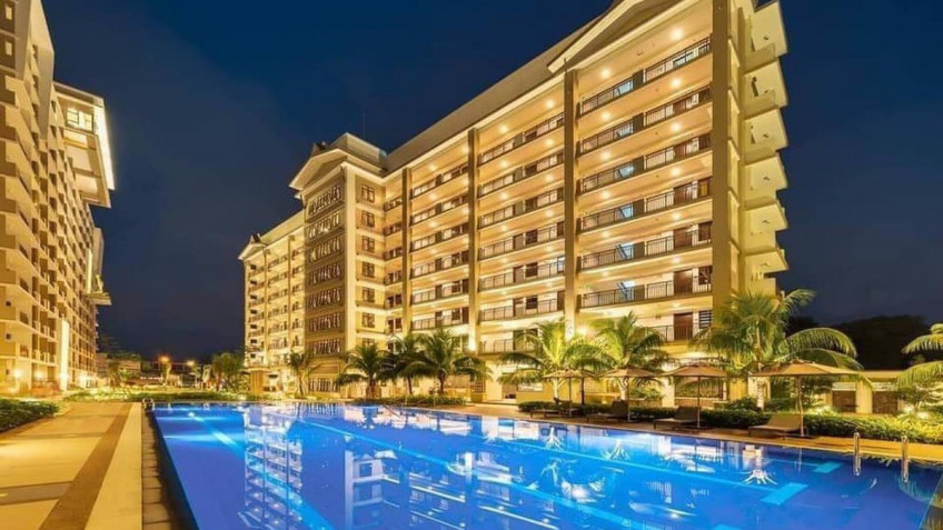 For Sale: Calathea Place 2BR end unit w parking near BF Homes AIRPORT, Parañaque