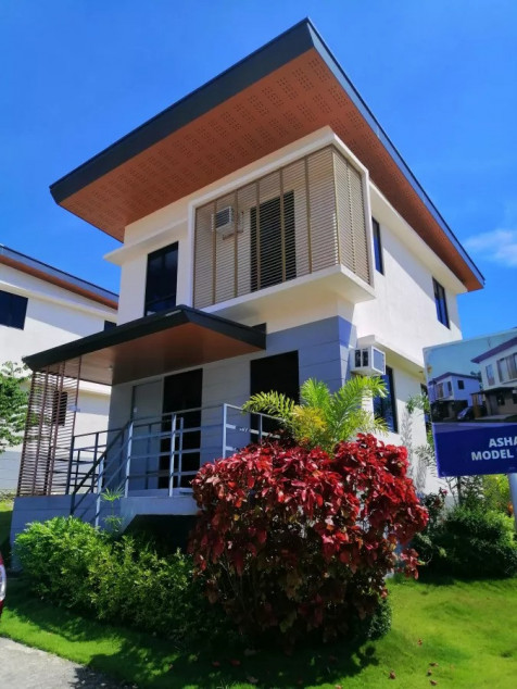 For Sale Beautiful Family House With Beautiful View In Compostela Cebu