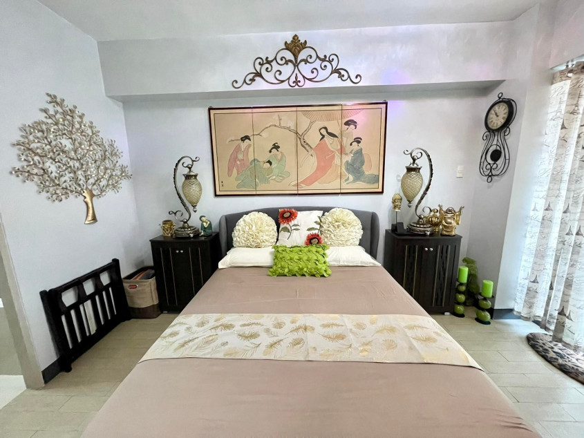 2 Bedroom Corner Unit In Parkside Villas, Newport City, Pasay City
