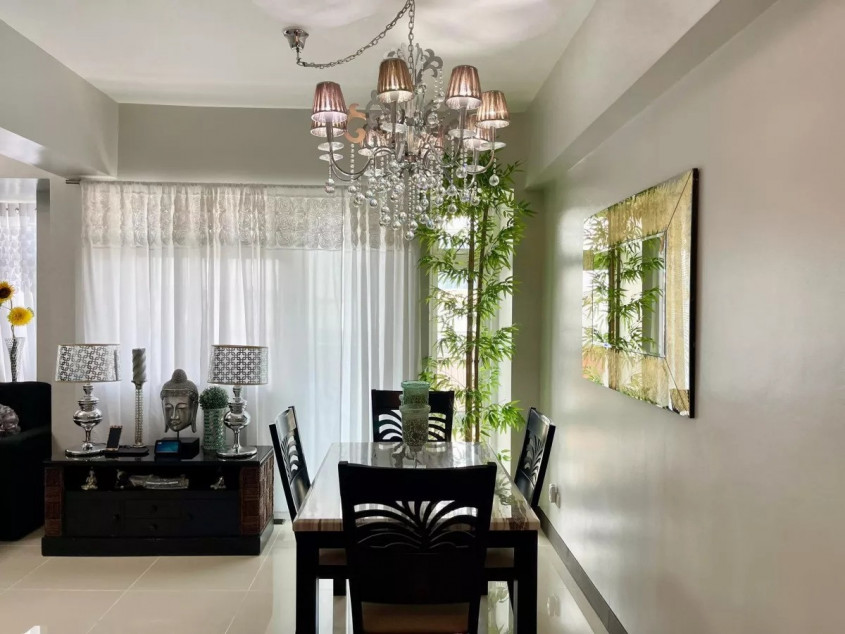 2 Bedroom Corner Unit In Parkside Villas, Newport City, Pasay City