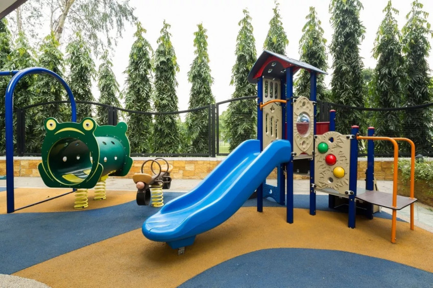 2 Bedroom Unit Facing Golf Course In Parkside Villas, Newport City, Pasay City