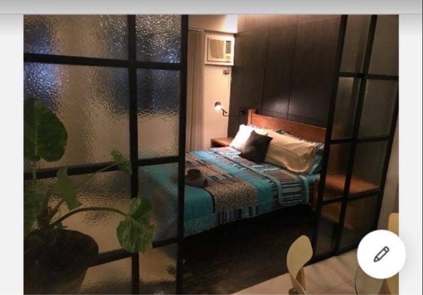 1 Bedroom Condo with Balcony for Rent in Cypress Towers, Taguig