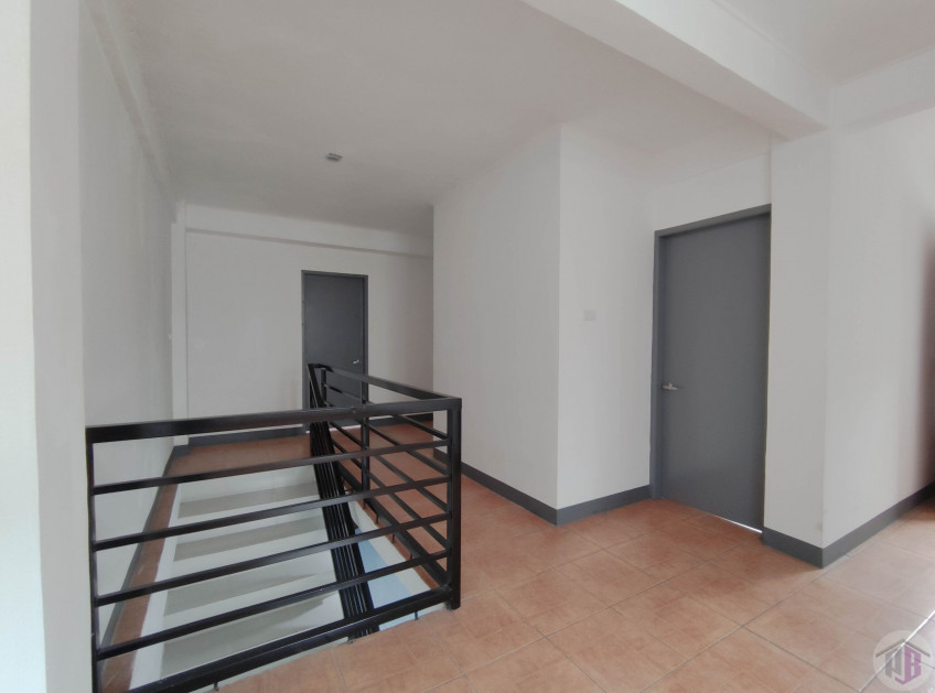 Pre-Owned 4BR House & Lot For Sale In San Jose Del Monte, Bulacan