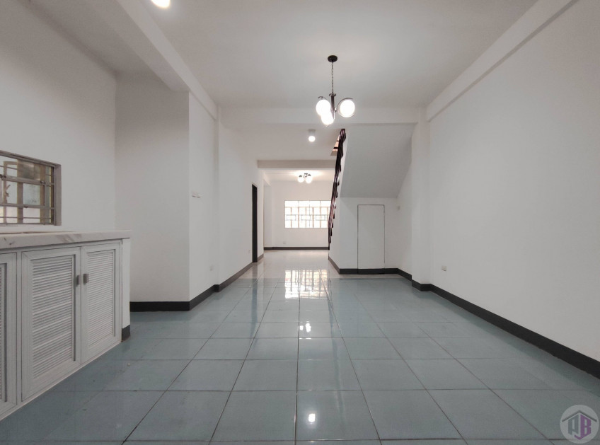 Pre-Owned 4BR House & Lot For Sale In San Jose Del Monte, Bulacan