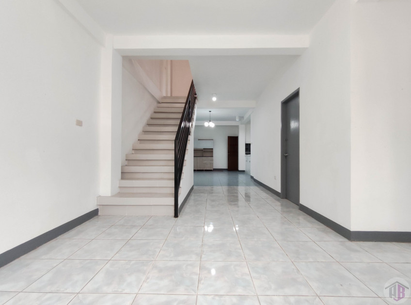 Pre-Owned 4BR House & Lot For Sale In San Jose Del Monte, Bulacan