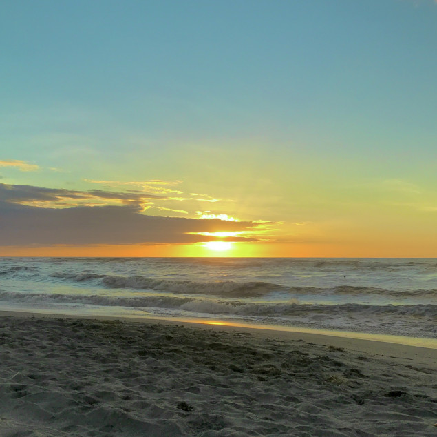 Budget Beach Lot in Liwliwa (Liwa), San Felipe, Zambales