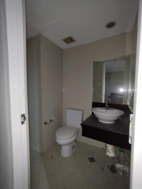 Loft Type Unit In Eastwood Le Grande, Quezon City