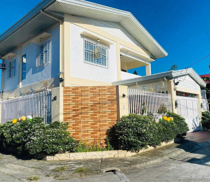 Corner House & Lot For Sale In St. Ignatius Subdivision