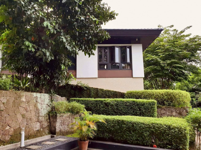 For Sale: House And Lot In Blue Ridge A Subdivision, Quezon City