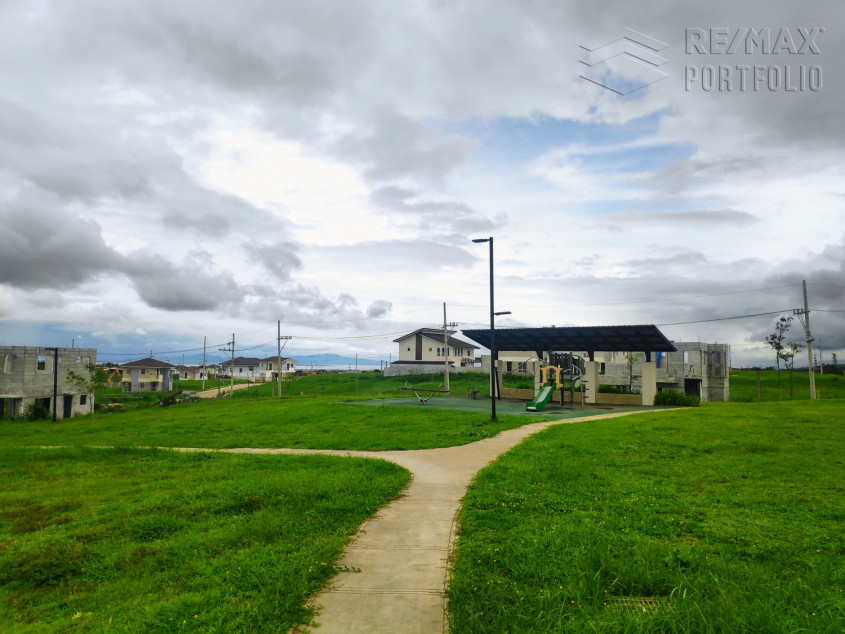 For Sale: 343 sqm Lot In Nuvali Hillcrest Estates, Sta. Rosa, Laguna