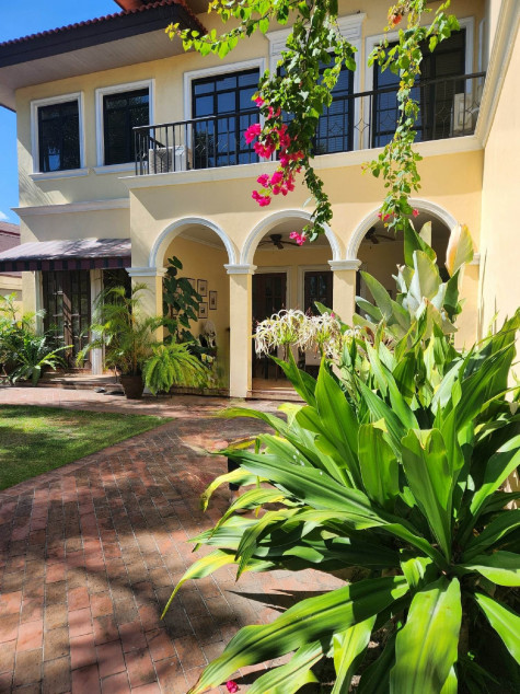 5 Bedroom For Sale at Sunset Estates along Friendship near Clark, Angeles City