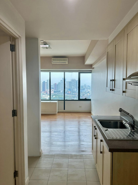 Condominium For Sale In One Rockwell East Tower