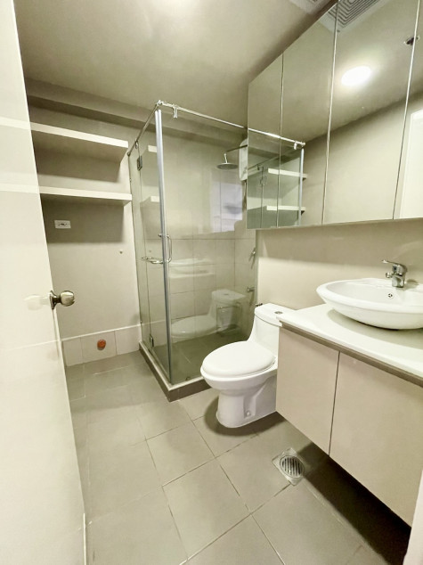 Clean Title RFO Furnished 1BR For Lease Or For Sale At Avida Towers Turf BGC Taguig