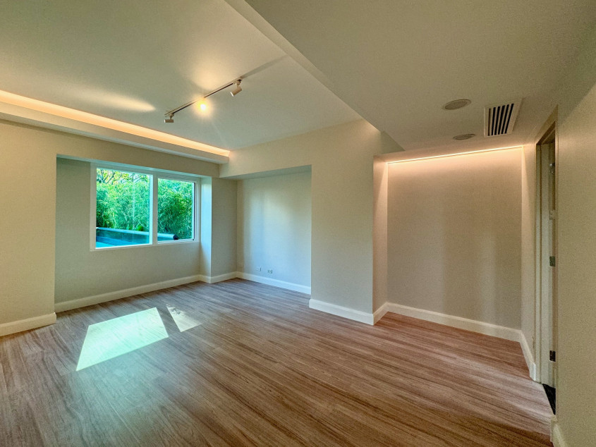 Condominium For Sale In Hidalgo Place