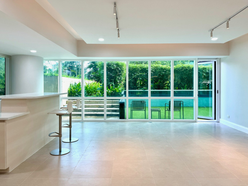 Condominium For Sale In Hidalgo Place