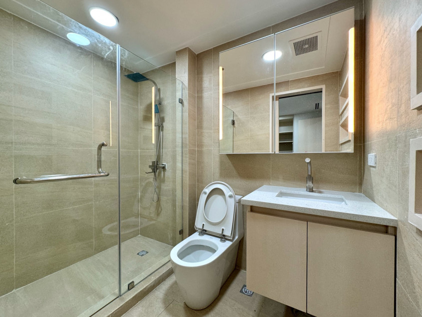 Condominium For Sale In Hidalgo Place