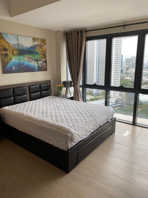 Condominium For Sale In Salcedo Skysuites