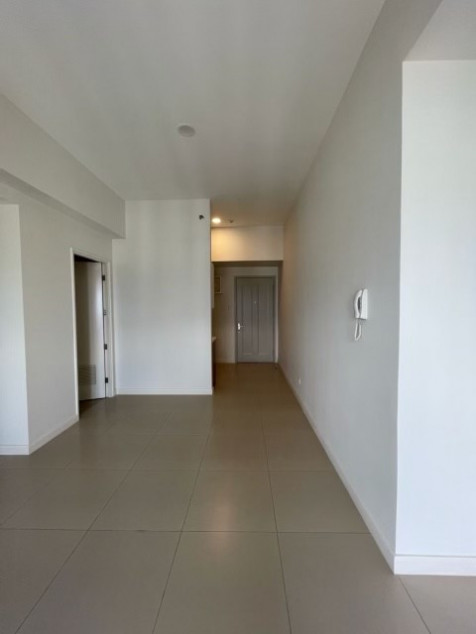 Condominium For Sale In The Vantage At Kapitolyo