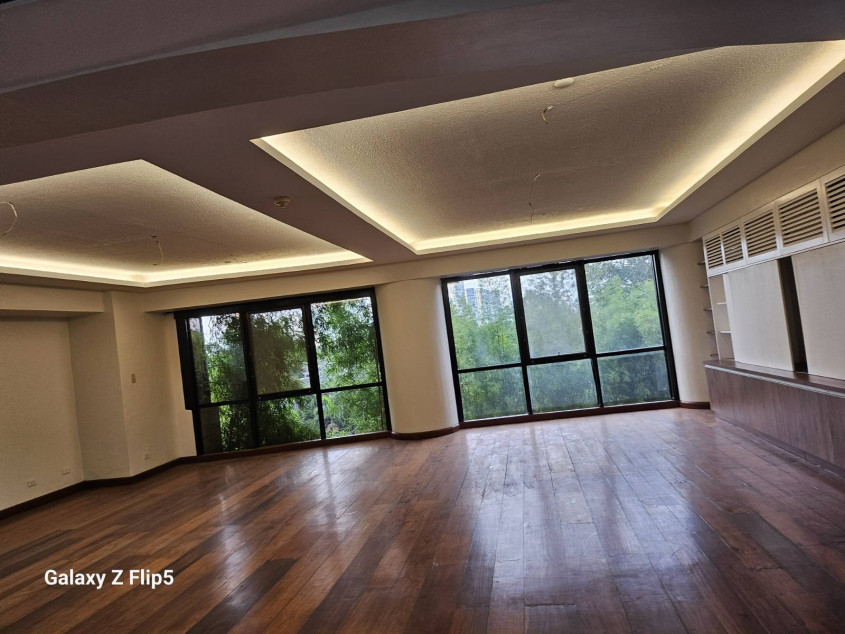 Condominium for Sale in Pacific Plaza