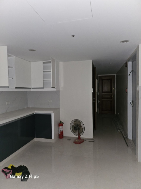 Condominium for Sale in Pacific Plaza