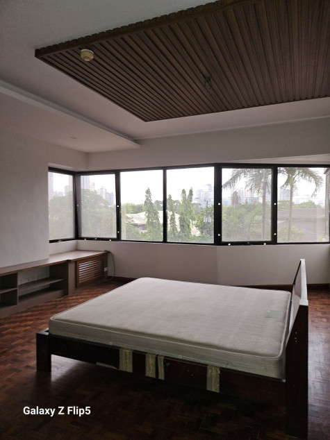 Condominium for Sale in Pacific Plaza