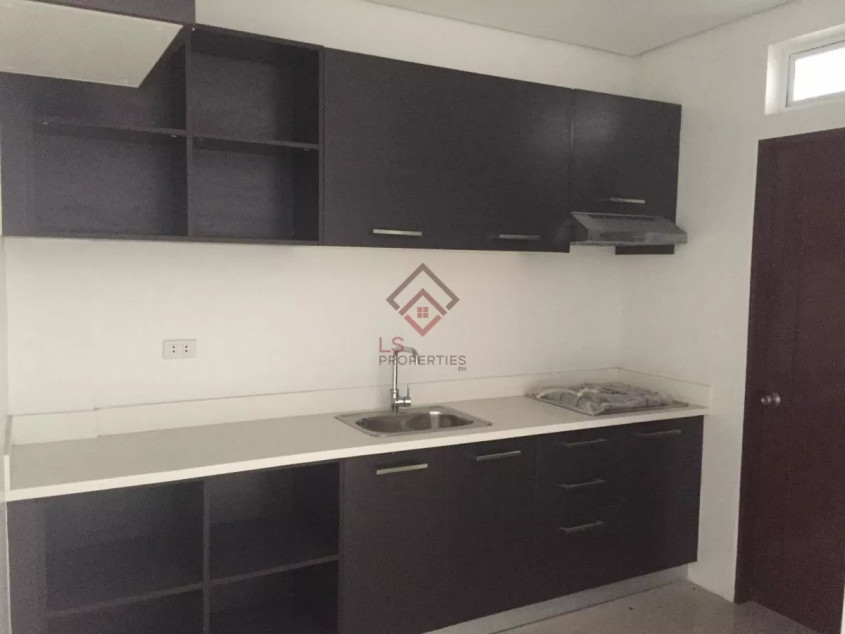 For Sale 4 Bedroom Townhouse In La Verandilla Residences, Dominic 4 Subd. QC