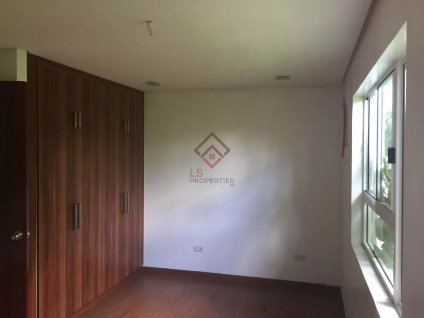 For Sale 4 Bedroom Townhouse In La Verandilla Residences, Dominic 4 Subd. QC