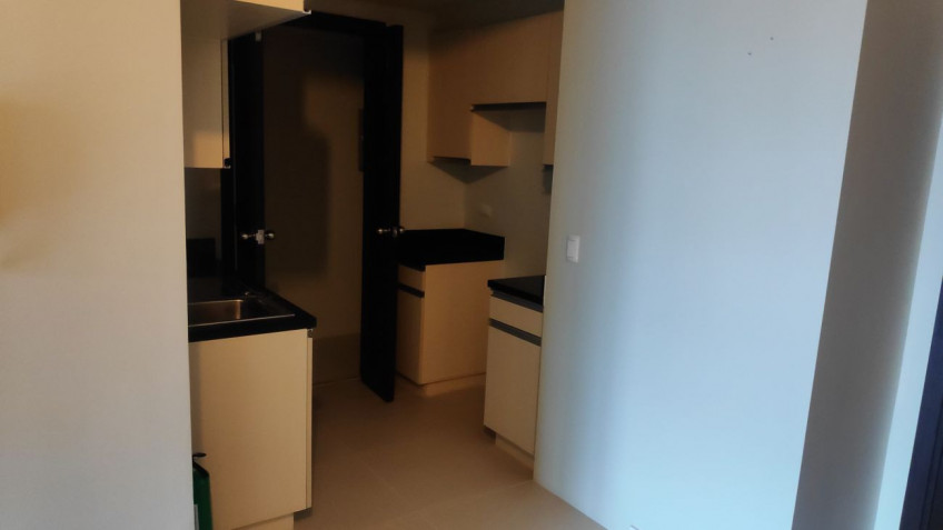 Modern 3-Bedroom Condo For Sale In Kroma Tower, Makati