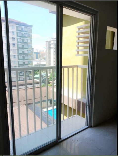 Code 286 Condo For Sale In Bamboo Bay In Hernan Cortes Mandaue City