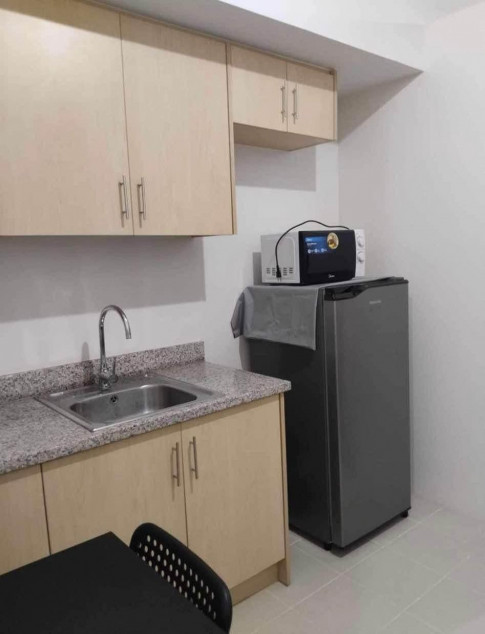 Clean Title RFO Furnished 1BR For Sale At Paseo De Roces Legazpi Village Makati