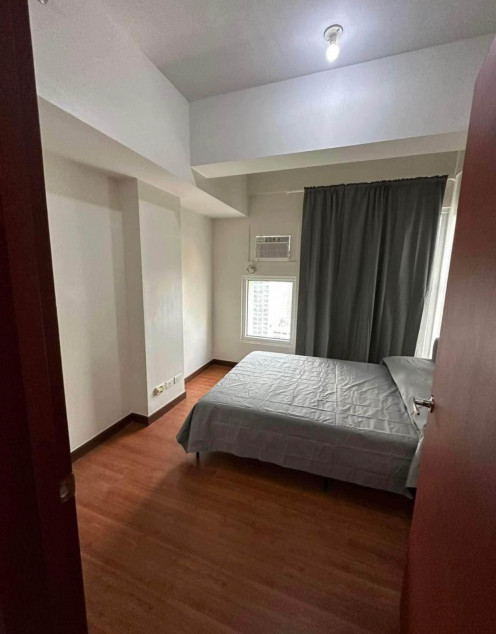 Clean Title RFO Furnished 1BR For Sale At Paseo De Roces Legazpi Village Makati