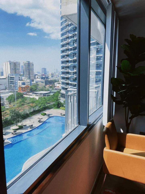 Clean Title RFO Furnished 40.61 SQM 1BR With Parking For Sale At The Rise Makati