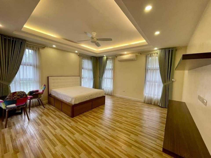 Spacious 4-br House With Jacuzzi Pool In Hacienda Royale, San Fernando