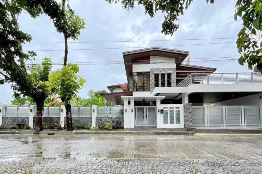 Spacious 4-br House With Jacuzzi Pool In Hacienda Royale, San Fernando