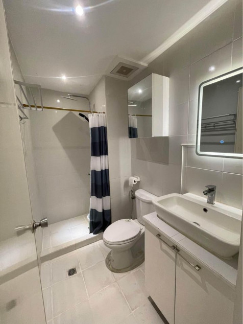 Fort Palm Springs Studio Next To Forbes Street