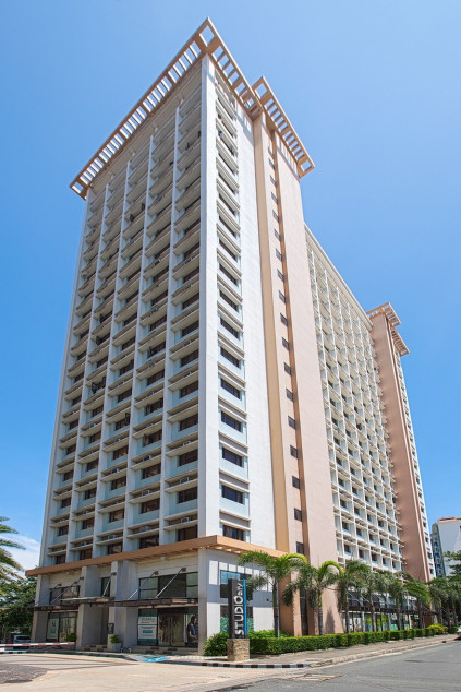 Semi-furnished Studio Condo Unit For Sale In Alabang, Muntinlupa At Studio City – Tower 5