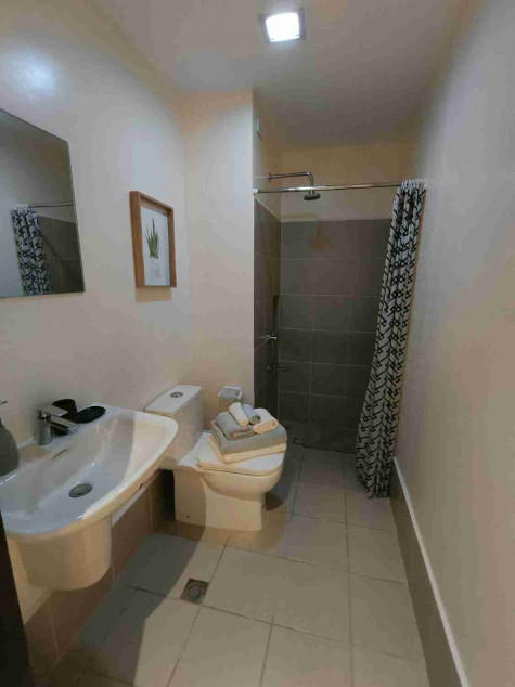 RFO 2-Bedroom + Parking Near La Salle Taft