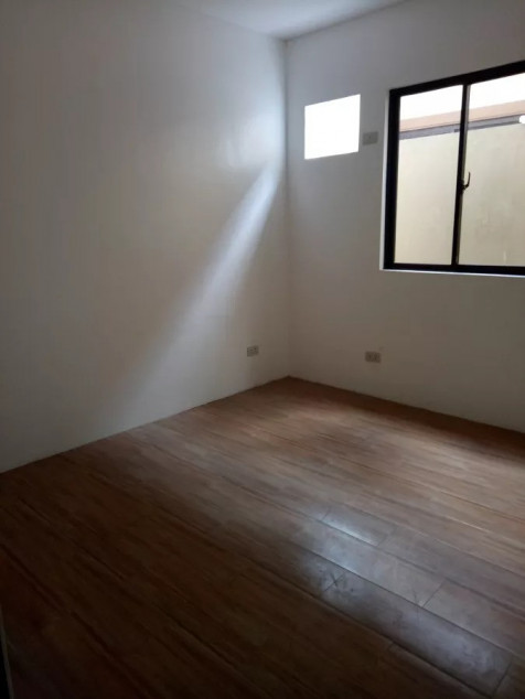 6.550M, Gabriel Estates, West Fairview Single Attached For Sale Near FEU Dahlia