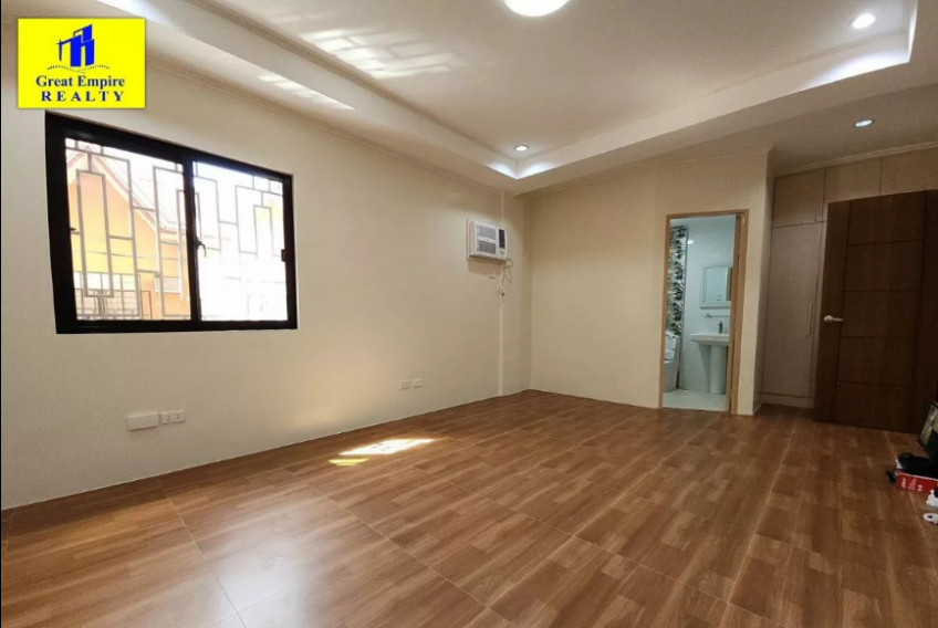 For Sale: Townhouse in Project 6, Near Visayas Avenue, Quezon City (Close to SM North Edsa)