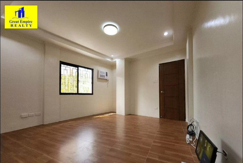 For Sale: Townhouse in Project 6, Near Visayas Avenue, Quezon City (Close to SM North Edsa)