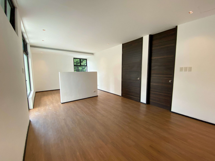 Modern Design Corner House And Lot For Sale In Mahogany Place, Taguig City