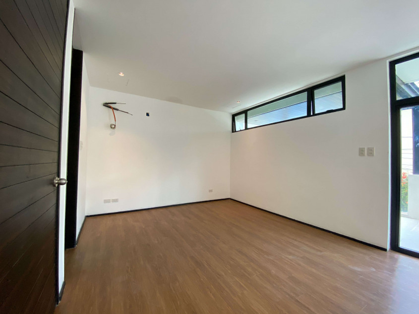 Modern Design Corner House And Lot For Sale In Mahogany Place, Taguig City