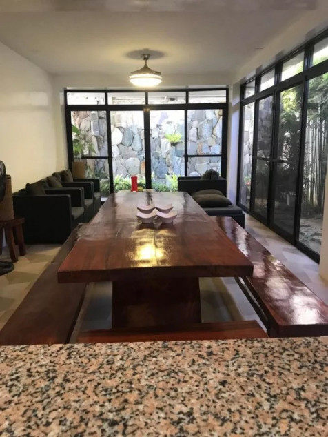 5 Bedrooms House and Lot for Sale in Tagaytay Southridge Estates, Tagaytay City