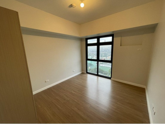 Best Deal!!! 2 Bedrooms Unit With Balcony For Sale In Travertine, Pasig City