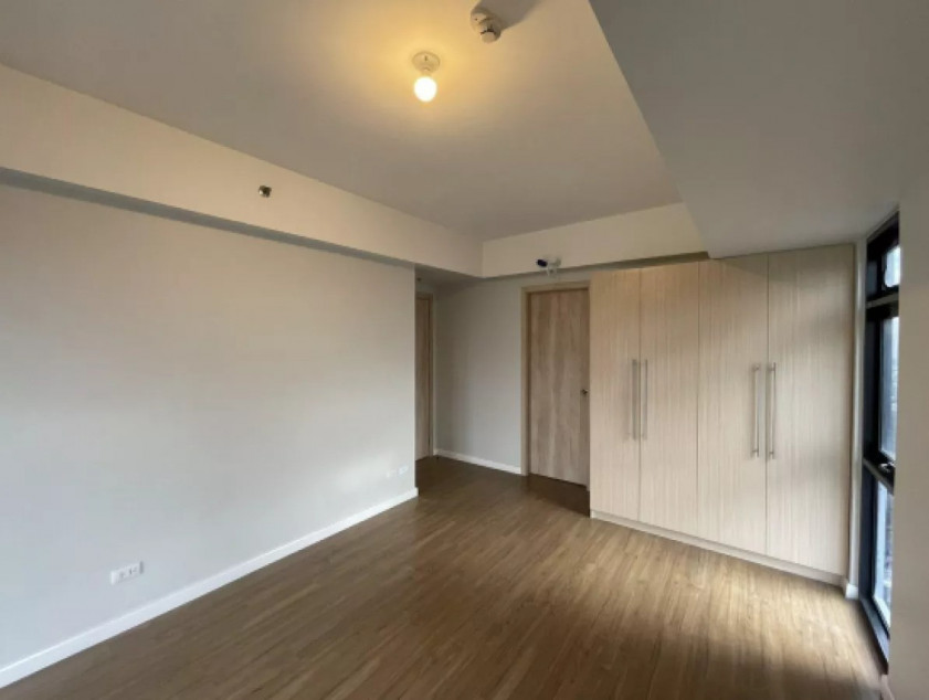 Best Deal!!! 2 Bedrooms Unit With Balcony For Sale In Travertine, Pasig City