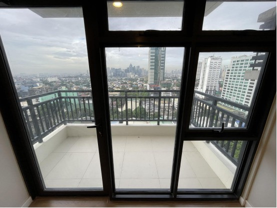 Best Deal!!! 2 Bedrooms Unit With Balcony For Sale In Travertine, Pasig City