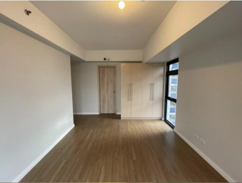 Best Deal!!! 2 Bedrooms Unit With Balcony For Sale In Travertine, Pasig City