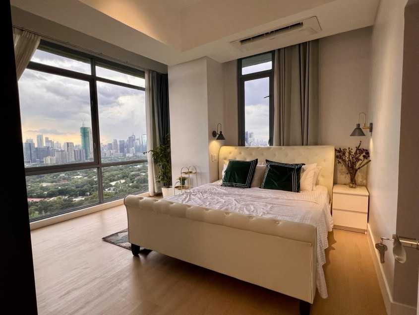 Below Zonal Value! 2 Bedroom Corner Unit for Sale in Bellagio, BGC, Taguig City